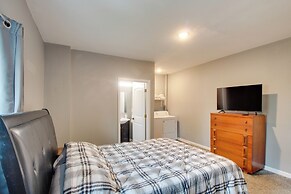 Cozy Missouri Escape w/ Balcony, Near Colleges!