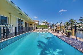 Canal Access & Pool: Lighthouse Point Getaway!