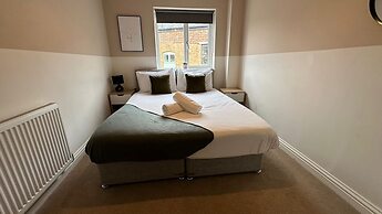 Cotswolds Large 4 Bed House Parking-Wifi