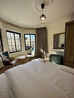 1 Antika Jabalal-lovebdeh