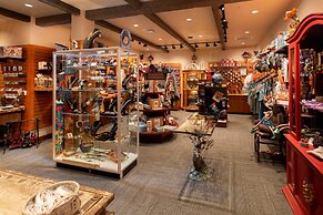 Mount Lemmon Lodge