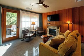 Mount Lemmon Lodge