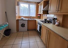 Room in House - Downtown Delight - Superior Double Room