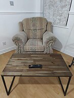 Room in House - Downtown Delight - Triple Room With Garden View