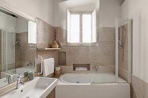 Grottino Love Luxury