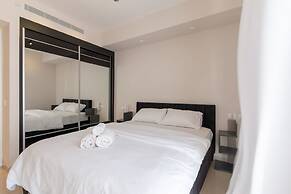 Luxury Tower parking Shopping Mall 2BR