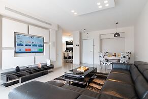 Luxury Tower parking Shopping Mall 2BR