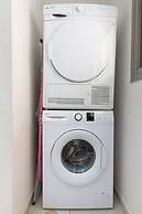 Luxury Tower parking Shopping Mall 2BR