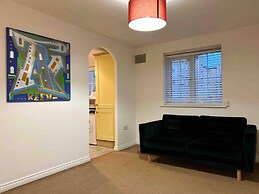East London Apartment Near Station & Free Parking