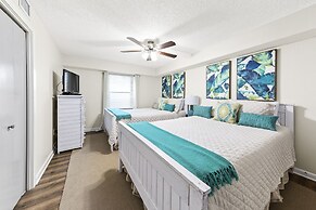 Phoenix Iv 4001 3 Bedroom Condo