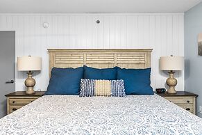 Phoenix Iv 4001 3 Bedroom Condo