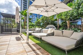 Sky Ala Moana 2307 1 Bedroom Condo by RedAwning