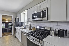 Charming Retreat In The Heart Of Des Plaines 3 Bedroom Residence by Re