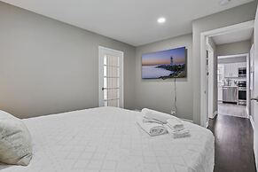 Charming Retreat In The Heart Of Des Plaines 3 Bedroom Residence by Re
