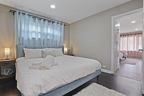 Charming Retreat In The Heart Of Des Plaines 3 Bedroom Residence by Re