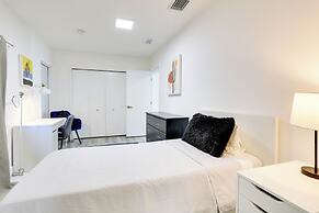 Spacious + Serene Miami Home: Walk to Metrorail!