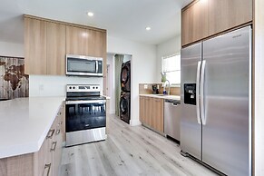 Spacious + Serene Miami Home: Walk to Metrorail!