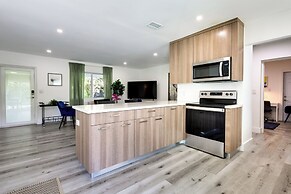 Spacious + Serene Miami Home: Walk to Metrorail!