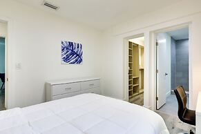 Spacious + Serene Miami Home: Walk to Metrorail!
