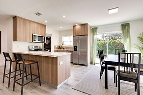 Spacious + Serene Miami Home: Walk to Metrorail!