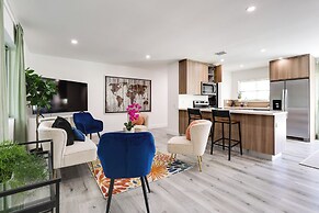 Spacious + Serene Miami Home: Walk to Metrorail!