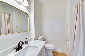 Centrally Located Home ~ Steps to Oxford Square!