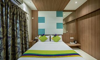 Smilestay Hiland Suites