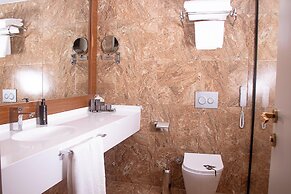 Shelter Inn Hotel & Spa