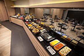 Momax Hotel
