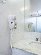 Momax Hotel