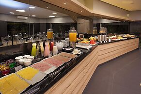 Momax Hotel