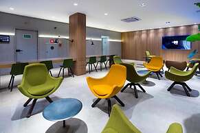 Momax Hotel