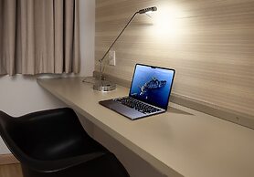 Momax Hotel