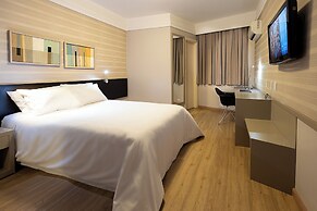 Momax Hotel