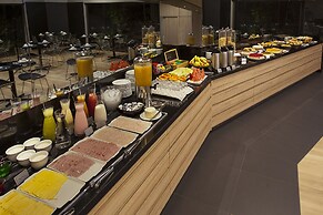 Momax Hotel