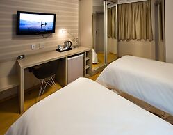 Momax Hotel