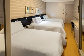 Momax Hotel