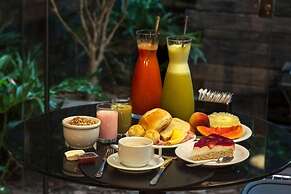 Momax Hotel