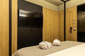 Momax Hotel