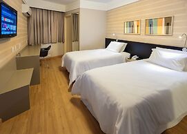 Momax Hotel