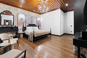 Belmondo Suites Old Town