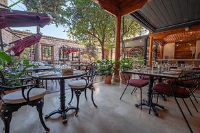 Belmondo Suites Old Town