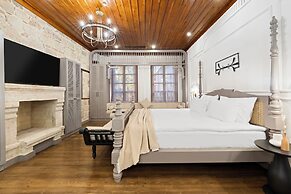 Belmondo Suites Old Town