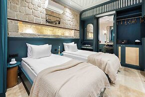 Belmondo Suites Old Town