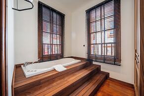 Belmondo Suites Old Town