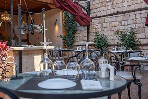 Belmondo Suites Old Town