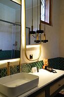 Belmondo Suites Old Town