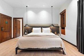 Belmondo Suites Old Town