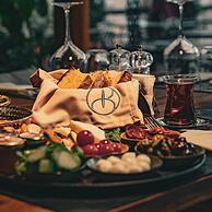 Belmondo Suites Old Town