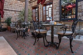 Belmondo Suites Old Town